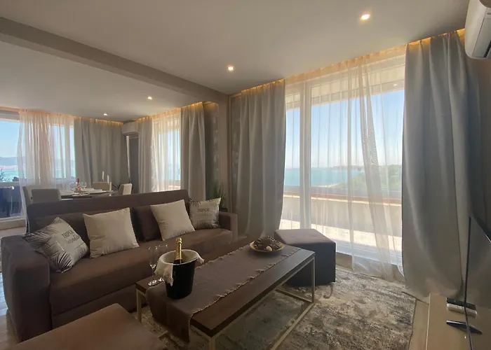 Paradiso 'в' 607 Large Luxury Апартамент