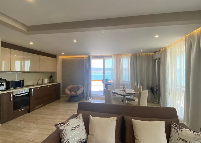 Paradiso 'в' 607 Large Luxury Апартамент